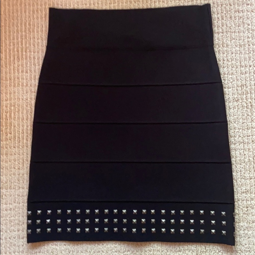 BCBG Power skirt